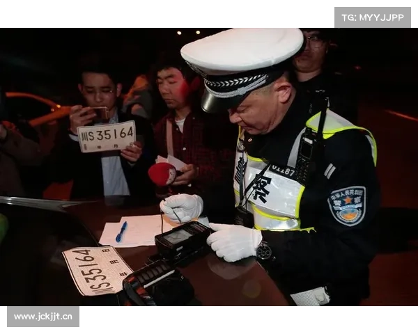 上海发新式车牌?“10月1日起实施”?警方发声 上海发新式车牌?“10月1日起实施”?警方发声